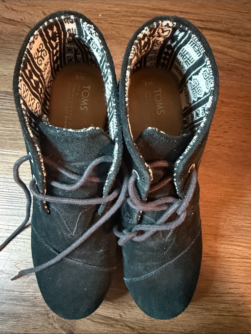 TOMS Black Suede Lace-Up Women's Ankle Boots size 8